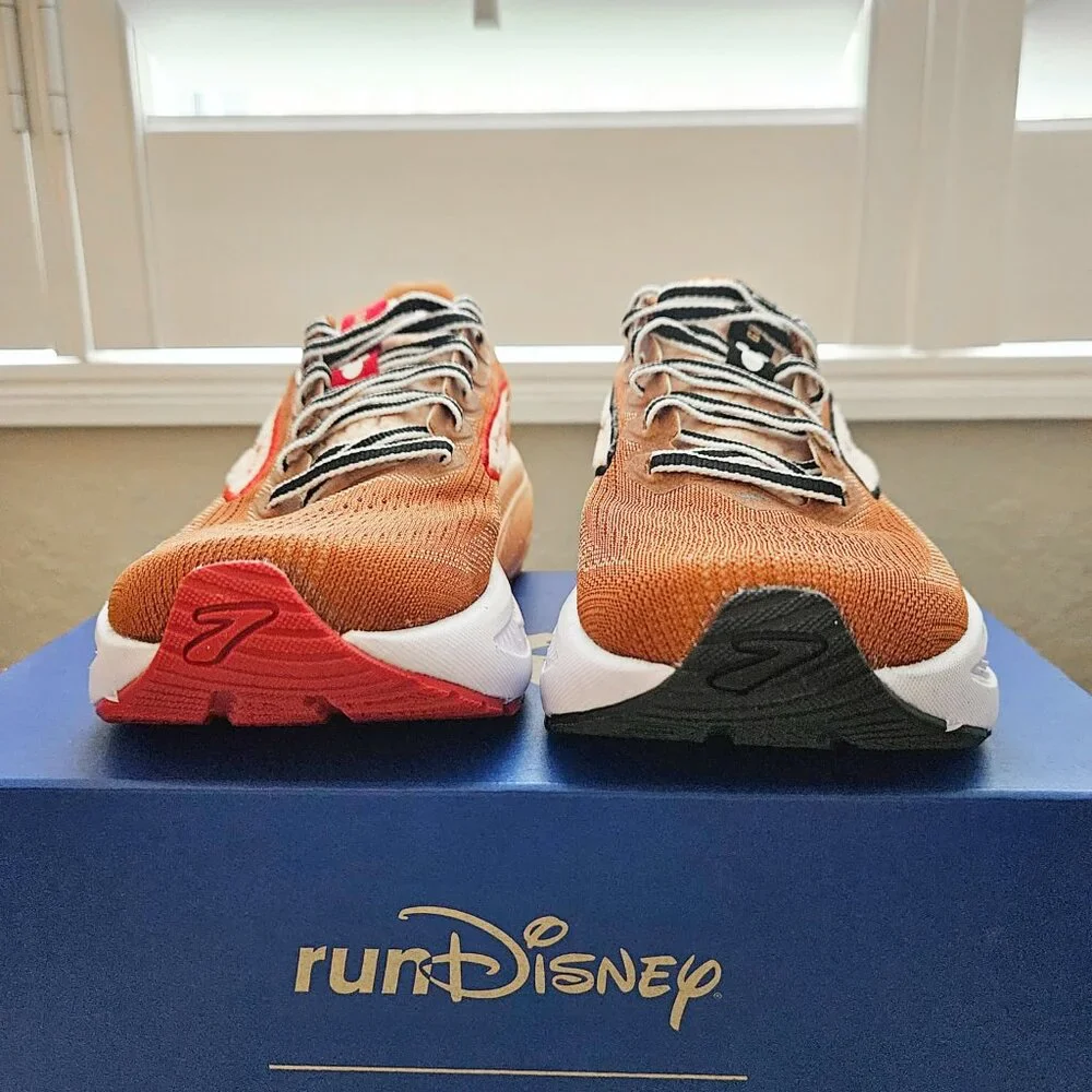 *RUN DISNEY* 2026 WDW Marathon Brooks Ghost 17 Chip n' Dale Womens size 10M-NEW!